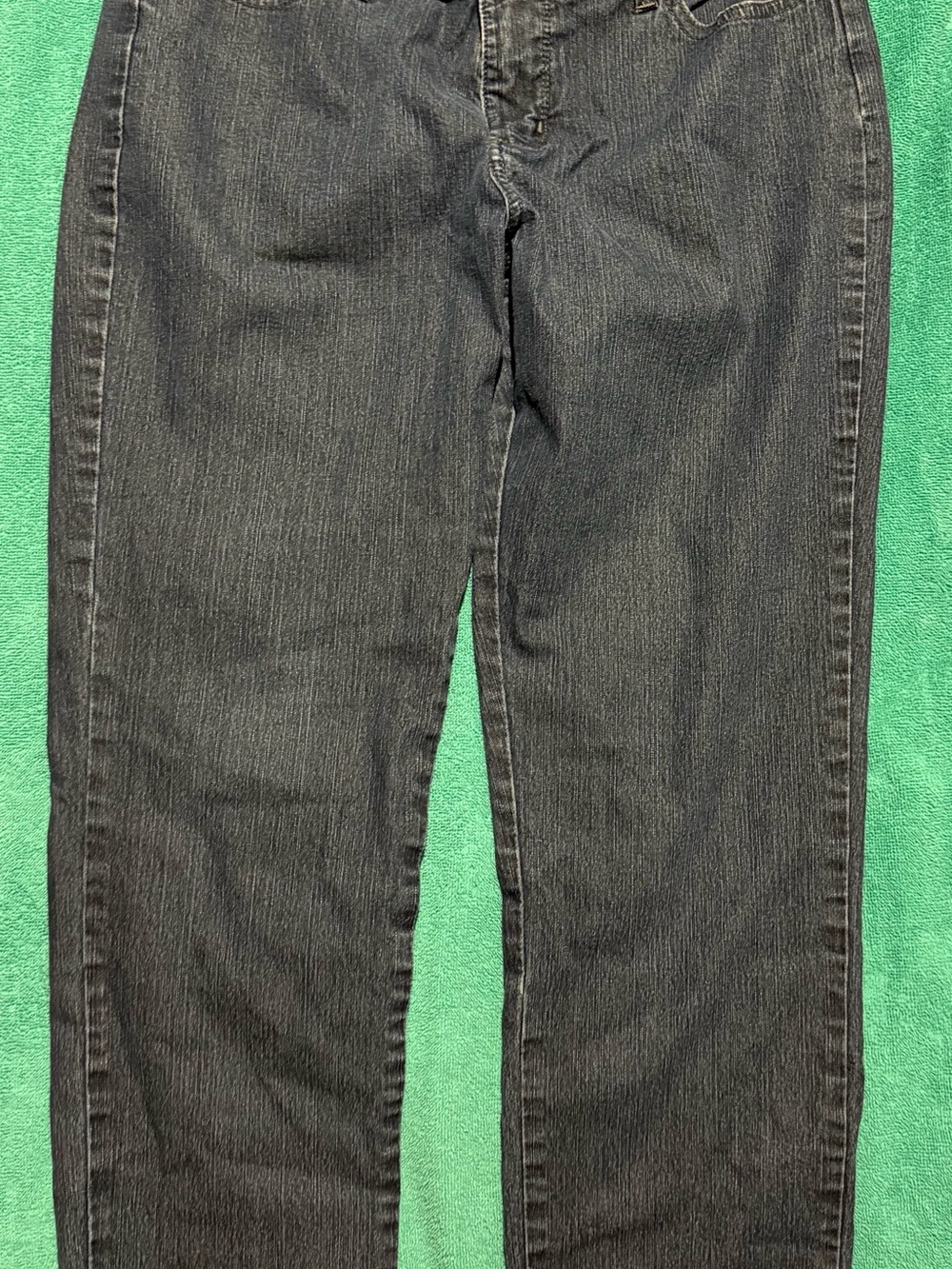 Women’s Black Straight-Leg Jeans